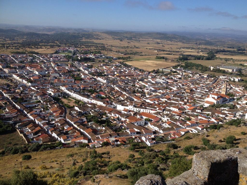 Hostal El Camionero Burguillos Del Cerro Екстериор снимка