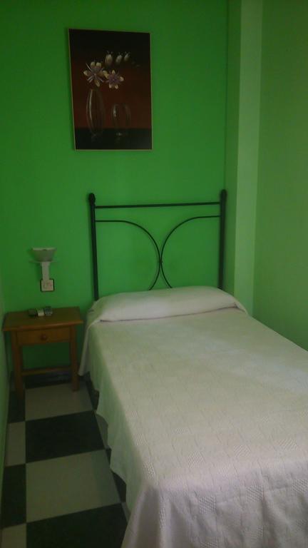 Hostal El Camionero Burguillos Del Cerro Стая снимка
