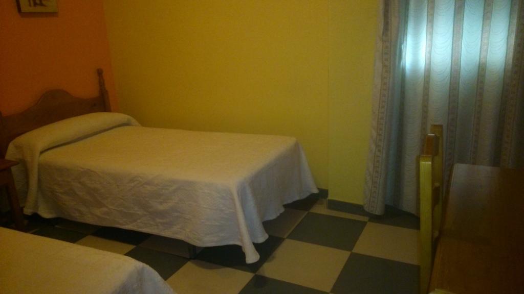 Hostal El Camionero Burguillos Del Cerro Стая снимка